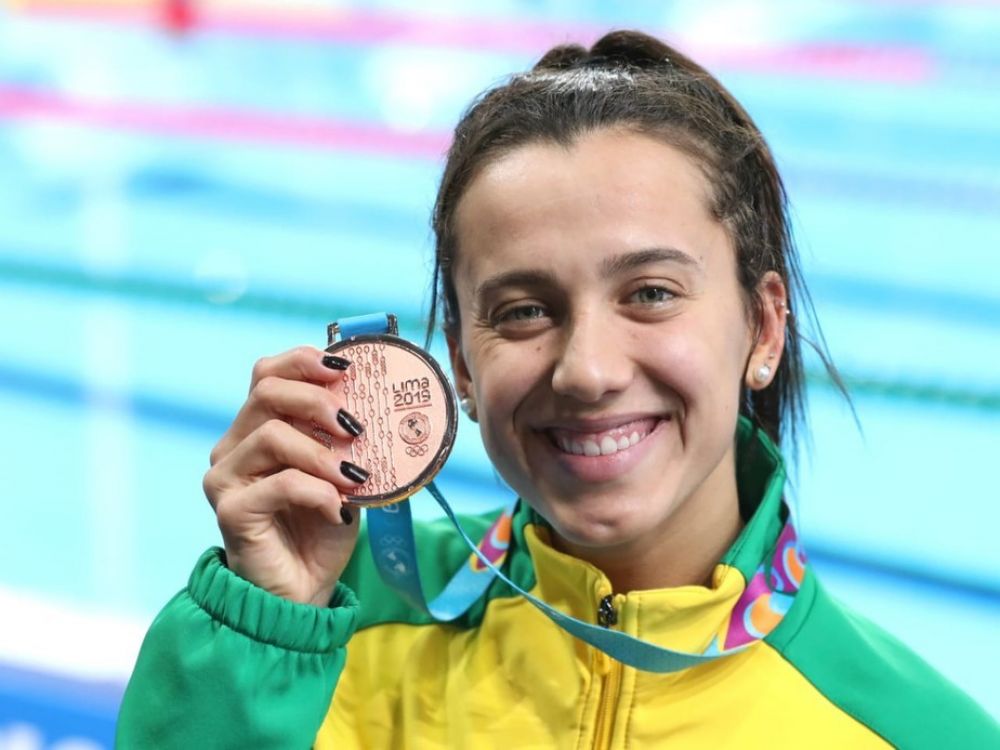 Descrição: Resultado de imagem para Larissa Oliveira natação