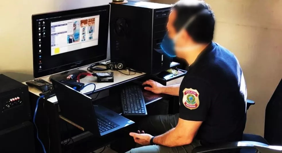 PF cumpre mandados de busca durante operação Saint Nicolas — Foto: Polícia Federal/ Divulgação