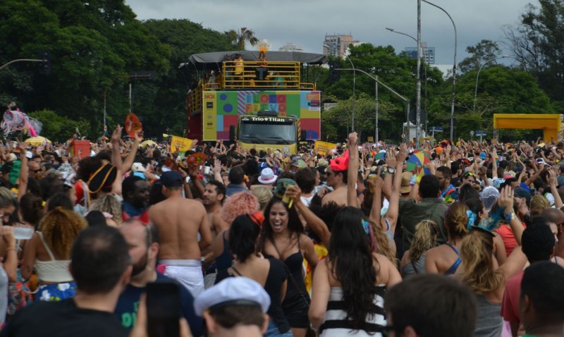 Pré-carnaval já começou e exige cuidados em relação à rede elétrica