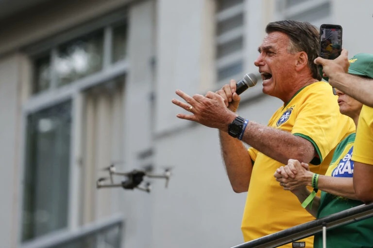 Bolsonaro durante ato na Avenida Paulista no último domingo (25/02) — Foto: EFE/Sebastiao Moreira