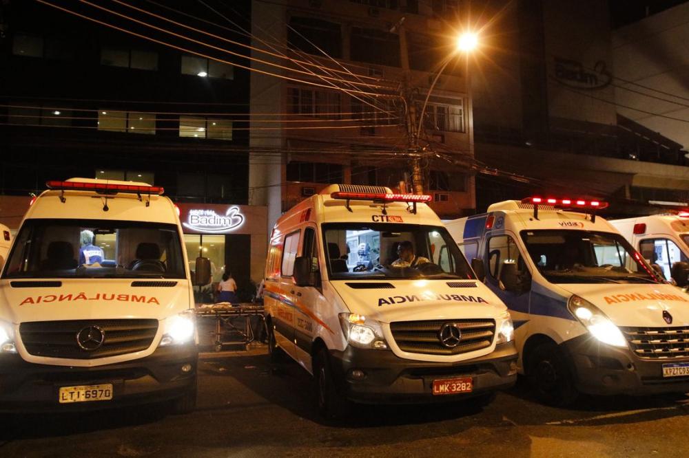 Incêndio atinge prédio do Hospital Badim, no bairro do Maracanã, zona Norte da cidade. - Fernando Frazão/Agência Brasil