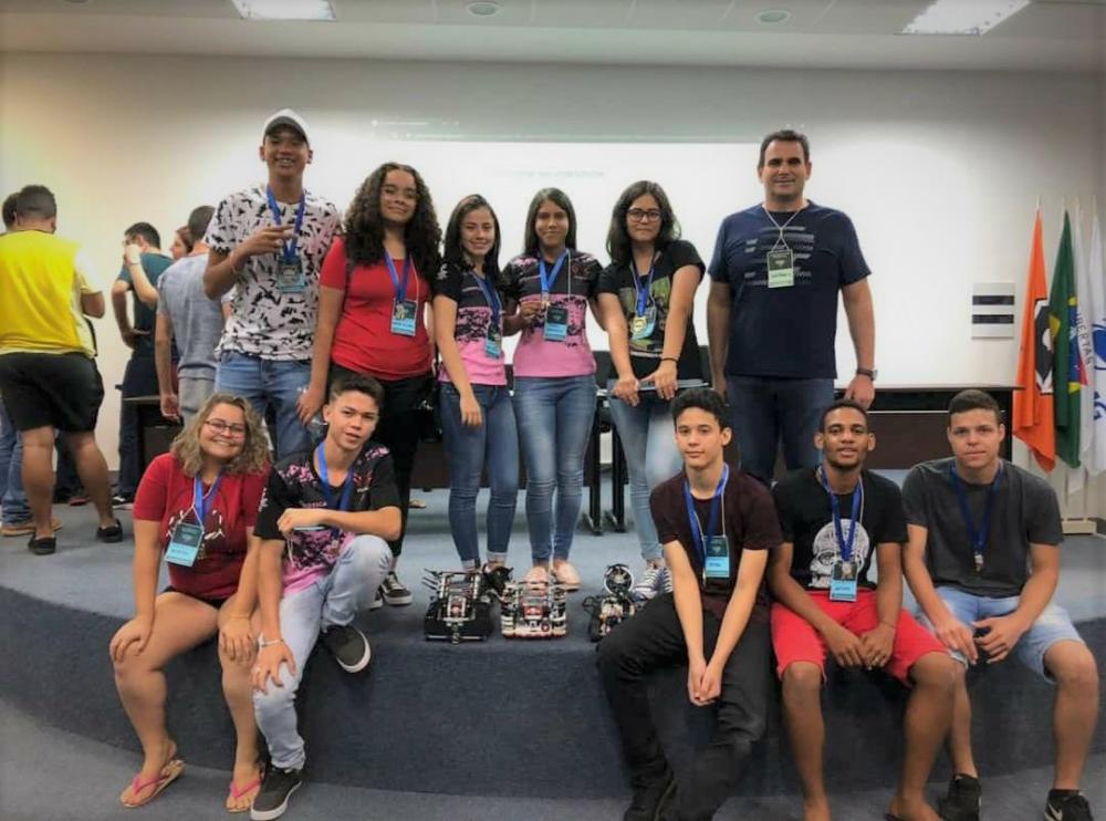 Equipe do IFTM Campus Patrocínio vence Torneio de Robótica em