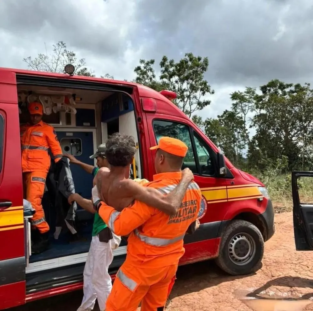 Homem estava desidrato e debilitado — Foto: Corpo de Bombeiros