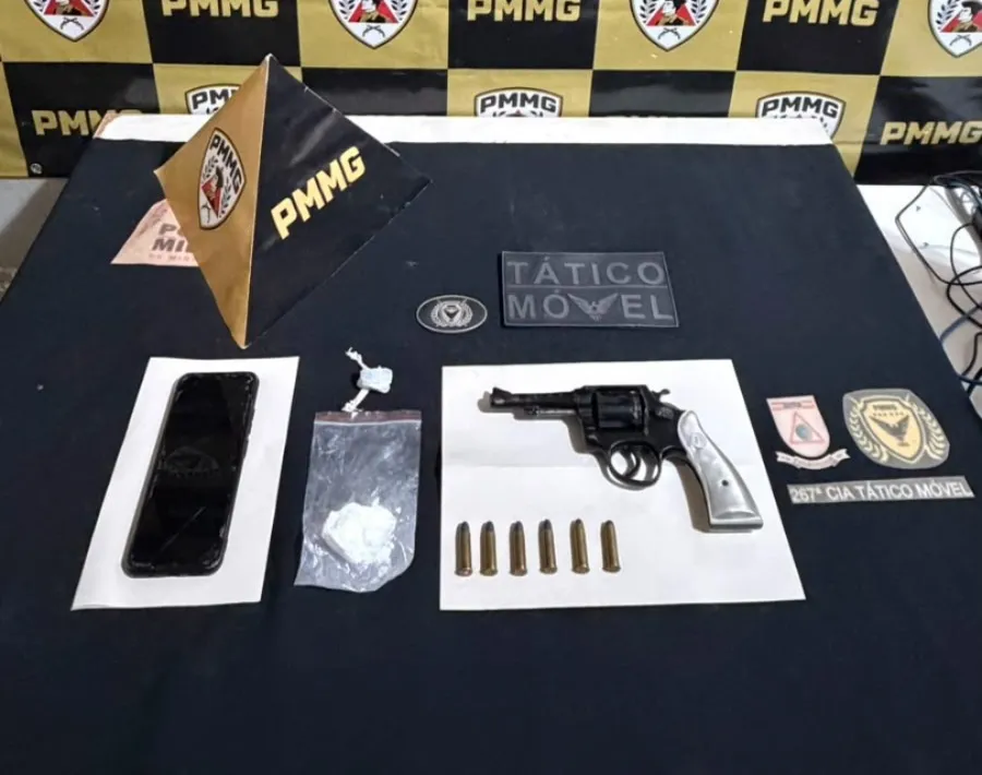 Denúncia leva PM a prender suspeito de tráfico e apreender arma de fogo em Paracatu