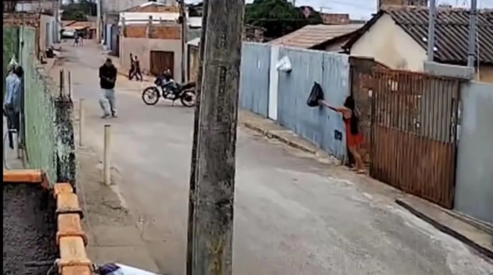 Discussão termina em tiroteio e deixa dois baleados em João Pinheiro