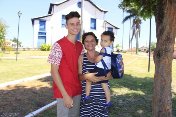 Mãe e filho se reencontram após 17 anos em Paracatu